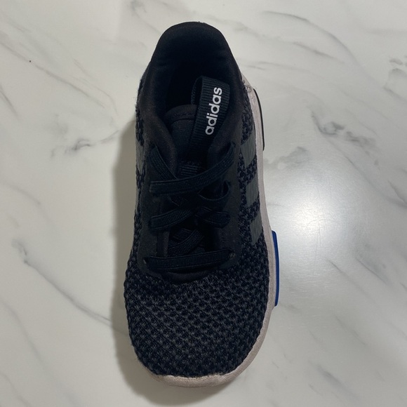 Toddler Adidas Black and White Toddler Slip On Sneakers. Size 6 - Picture 4 of 5